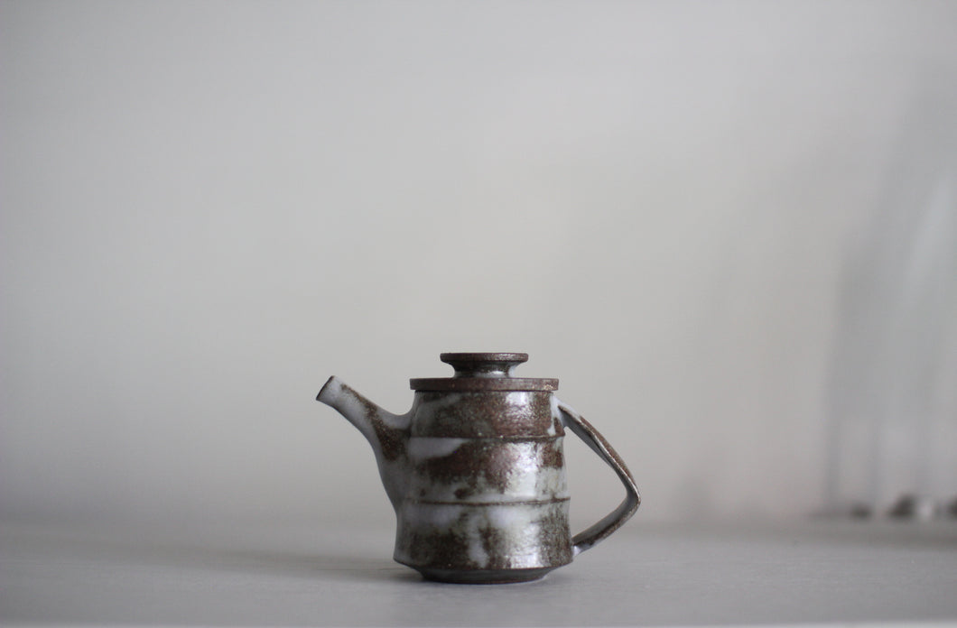 枯荻釉茶壺