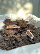 將圖片載入圖庫檢視器 2013 西雙版納 大樹熟茶 XiShuangBanNa Aged Tree Ripe Puerh
